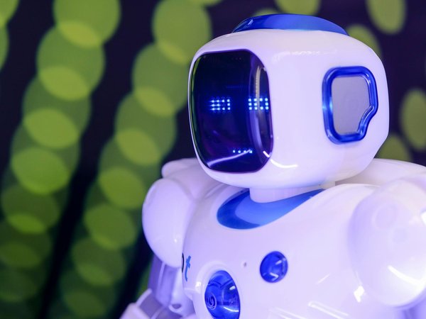 Quels sont les avantages des routeurs mesh pour une maison connectée?